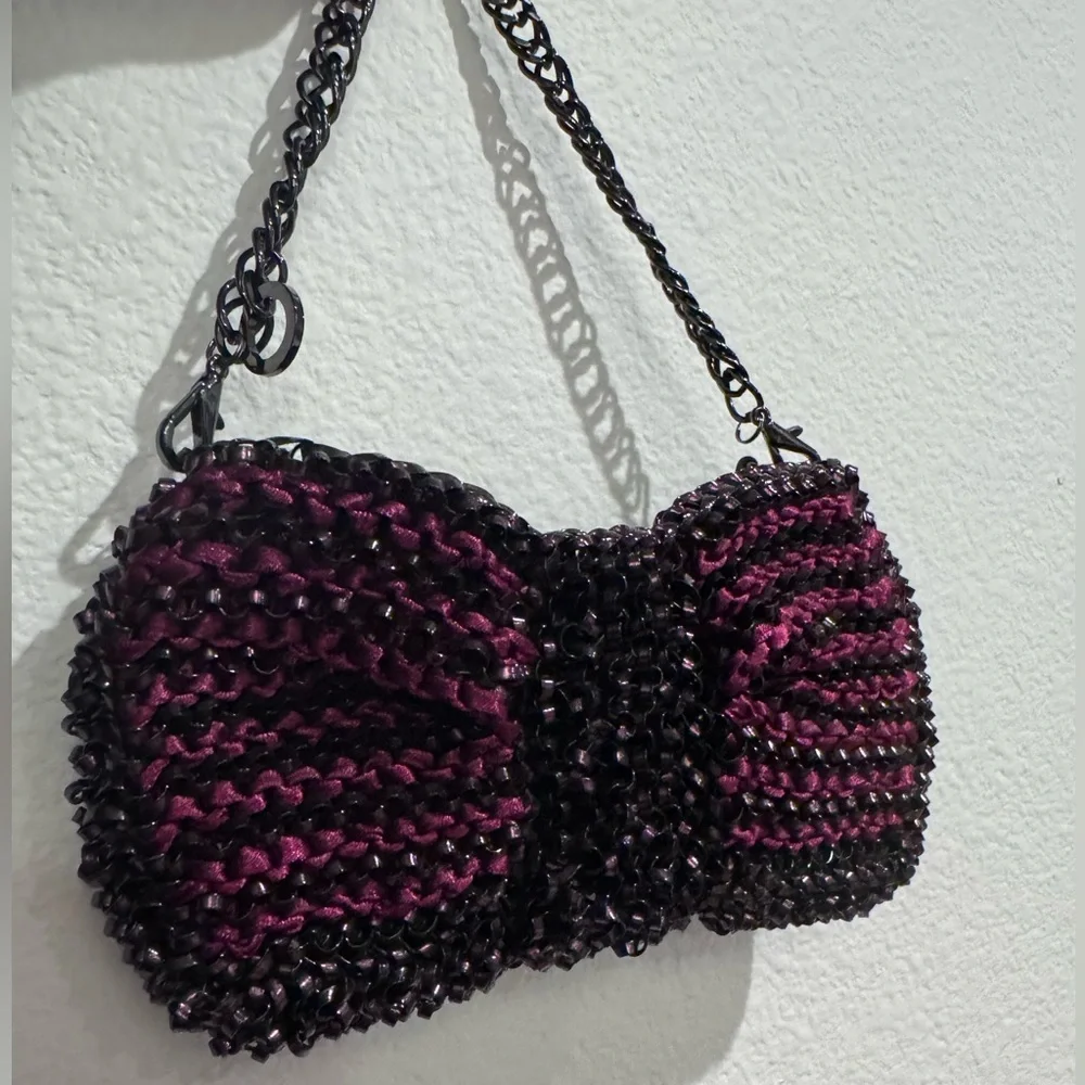 Braided Bow Wristlet Clutch in Pink and Black - Picture 3 of 4
